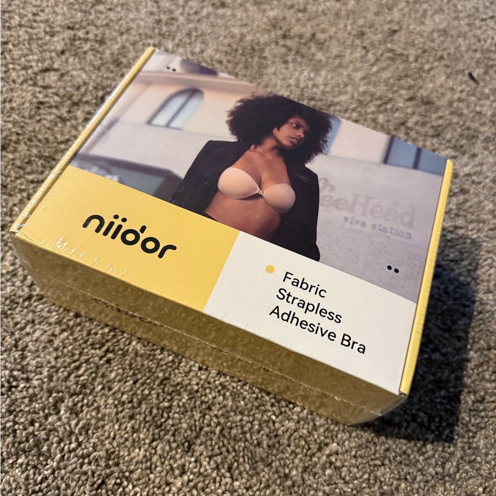 Niidor Fabric Strapless Adhesive Bra - white